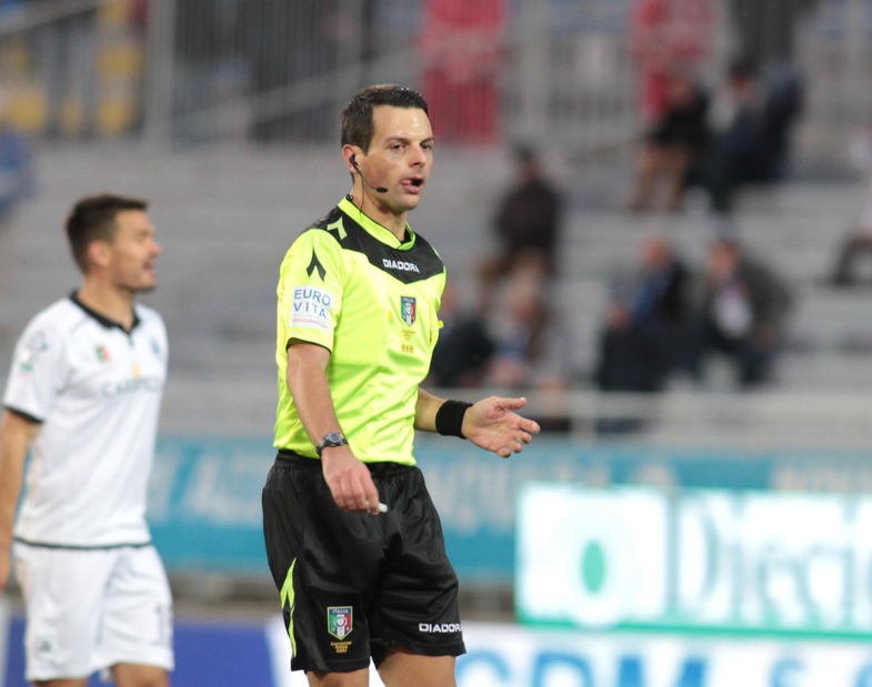 Serie B, Bari, dirige Serra. Salernitana a Saia