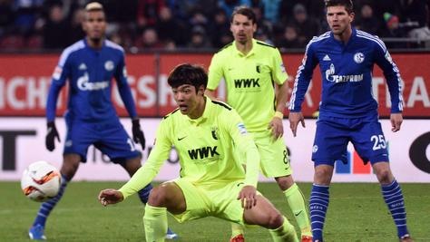 Bundesliga: Augsburg-Shalke04 2-1, Borussia Dortmund-Eintracht Francoforte 4-1