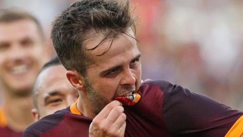 Calciomercato Roma «Pjanic, duello Barcellona-Real»