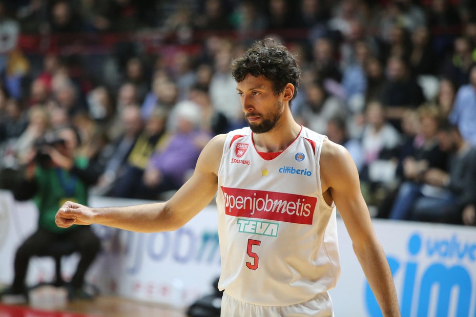 Basket Serie A, via al mercato di riparazione