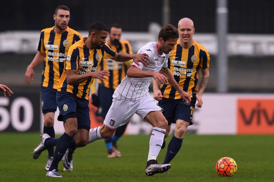 Calciomercato Verona, nel mirino l'ex Milan Senderos