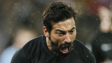 Calciomercato Inter, l'agente di Lavezzi è a Milano
