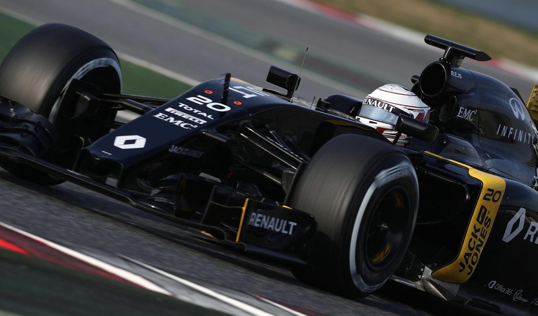 F1, Magnussen: «Renault: felicità e adrenalina»