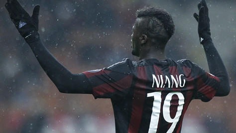 Milan, incidente stradale per Niang: rischia due mesi di stop