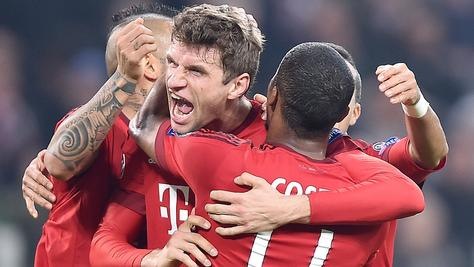 Bundesliga, il Bayern travolge il Brema 5-0 e attende la Juve