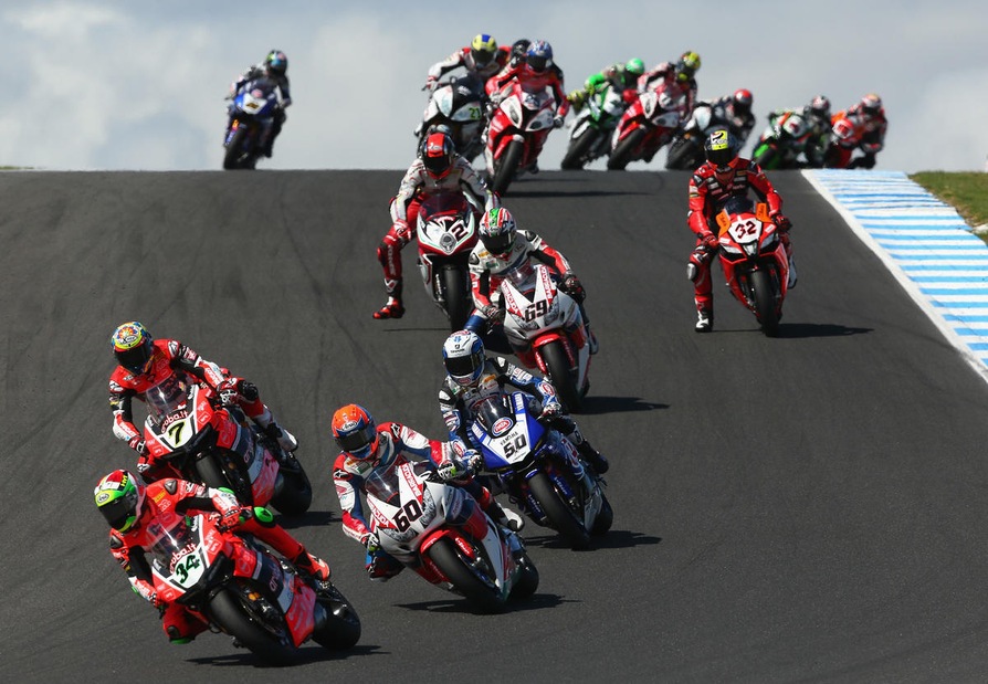 Sbk Spagna, Davies domina anche gara2 Sbk Spagna, Davies domina anche gara2