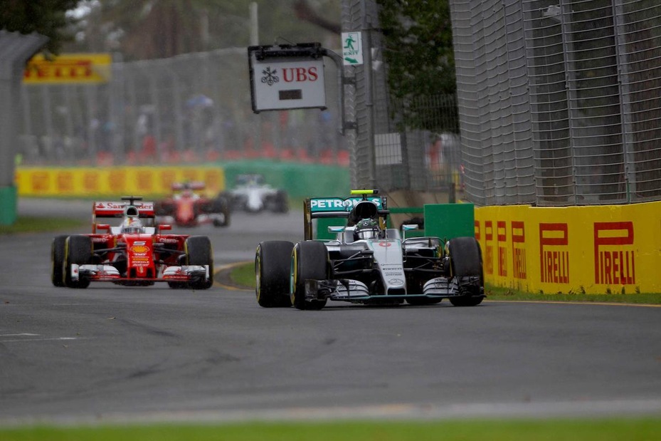 F1 Australia, qualifiche live: pole da record per Hamilton, Ferrari in seconda fila