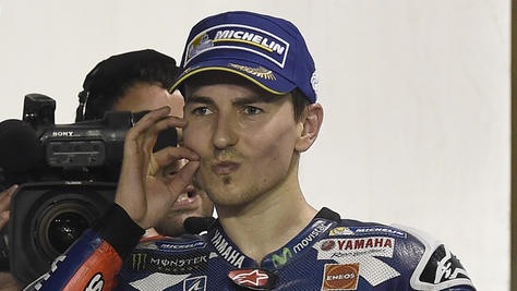 Ecco perché Lorenzo si cuce la bocca