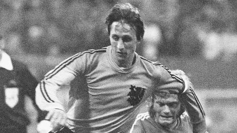 La storia di Cruyff: il "Profeta del gol" che ha cambiato il calcio