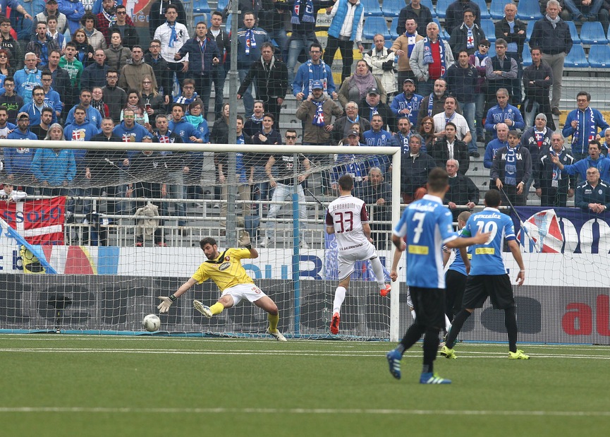 Serie B Salernitana-Novara 1-1: Gatto segna in extremis Serie B Salernitana-Novara 1-1: Gatto segna in extremis