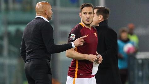 Roma-Bologna 1-1, le pagelle: Totti dà la scossa, Mirante è strepitoso Roma-Bologna 1-1, le pagelle: Totti dà la scossa, Mirante è strepitoso