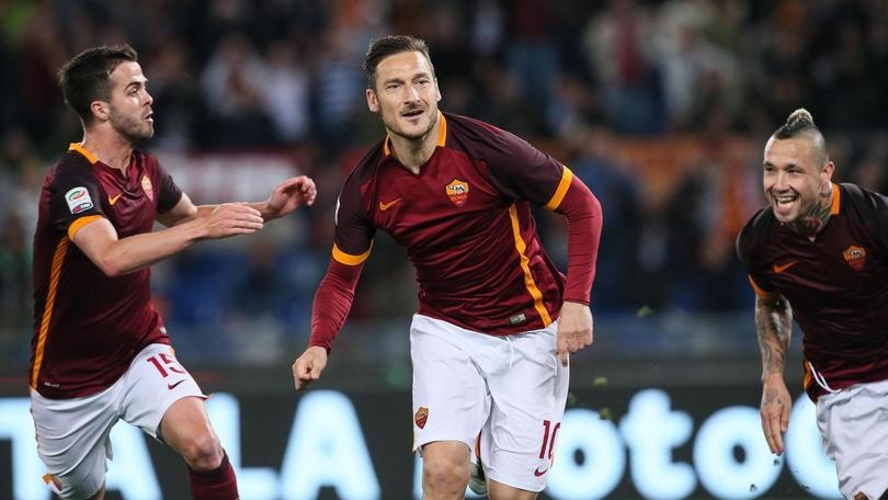 Serie A, Roma-Torino 3-2: immenso Totti. Ribalta il risultato in due minuti