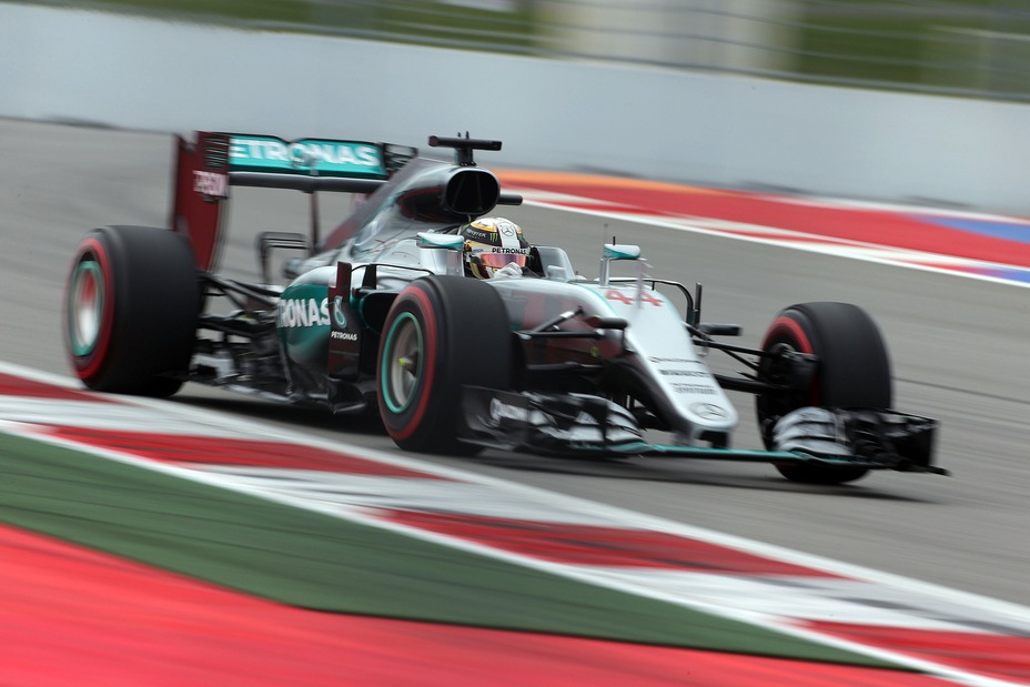 F1, Sochi: niente Q3 per Lewis Hamilton