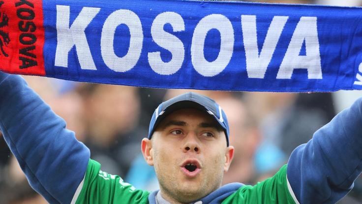 Il Kosovo aderisce all'Uefa. Serbia: «Conseguenze imprevedibili»