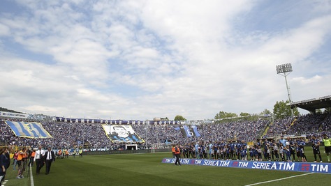 Atalanta, i tifosi salutano Bellini dagli spalti