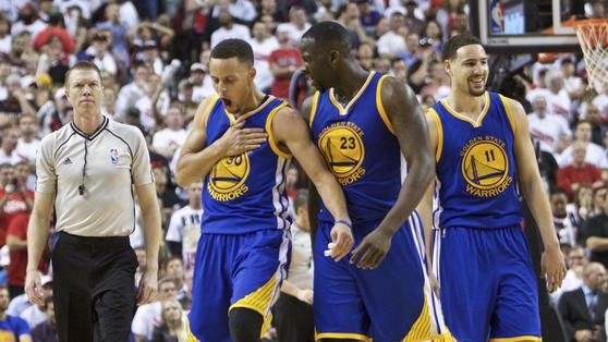 Steph Curry is back, Blazers ko all'overtime
