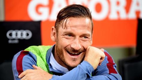 Roma, il caso Totti: i soldi non bastano
