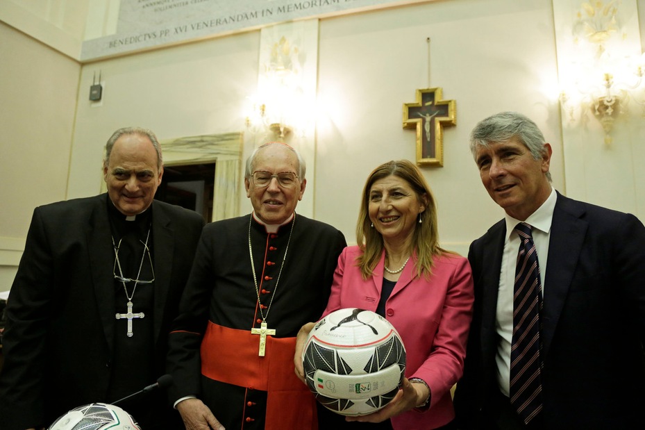 Ecco The Bridge, stadio-simbolo per Lampedusa