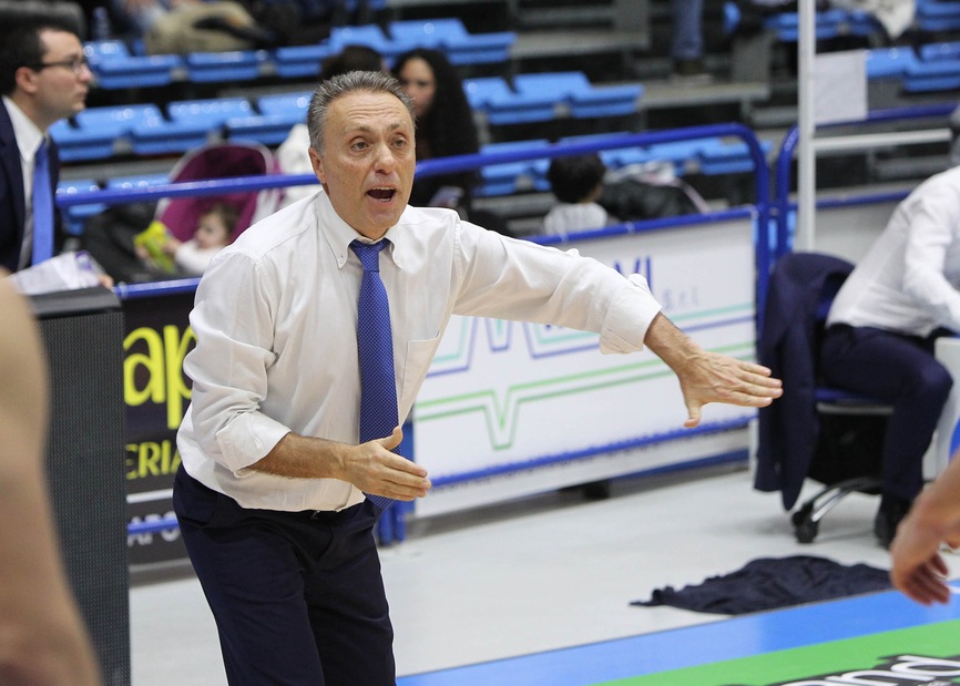 Basket, Pesaro sceglie Bucchi: "Amo questa sfida" Basket, Pesaro sceglie Bucchi: "Amo questa sfida"