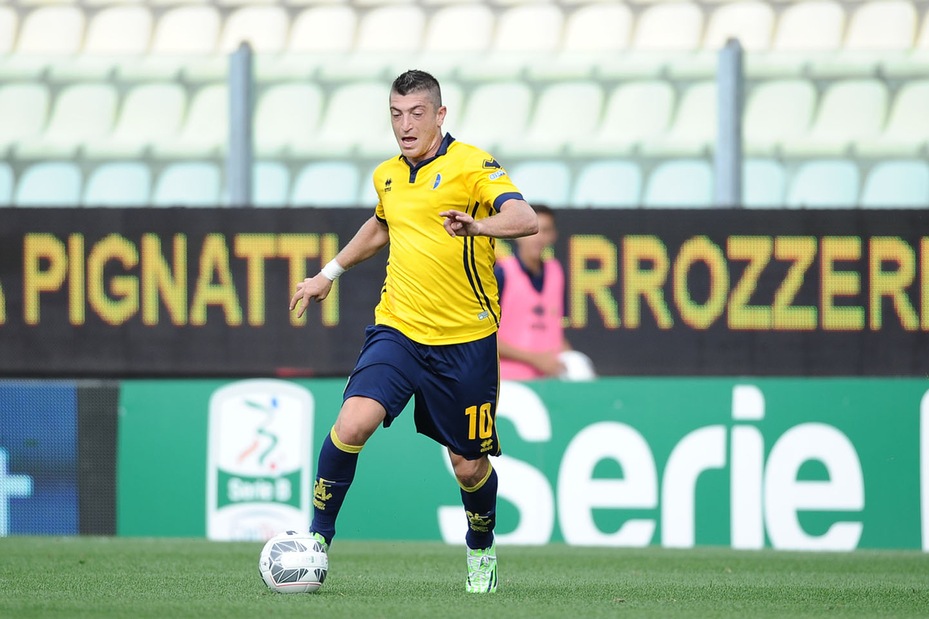 Calciomercato Crotone, ufficiale l'arrivo di Mazzarani Calciomercato Crotone, ufficiale l'arrivo di Mazzarani