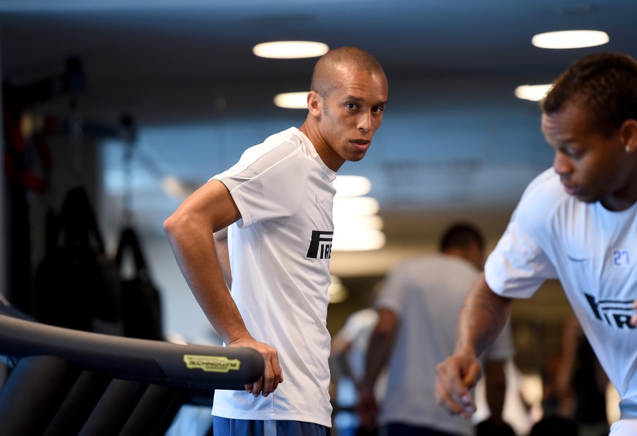 Inter, Miranda: «Mancini resta? Dovete chiederlo a Thohir»