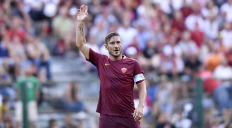 Terremoto, Totti mette all'asta la sua maglia per la raccolta fondi