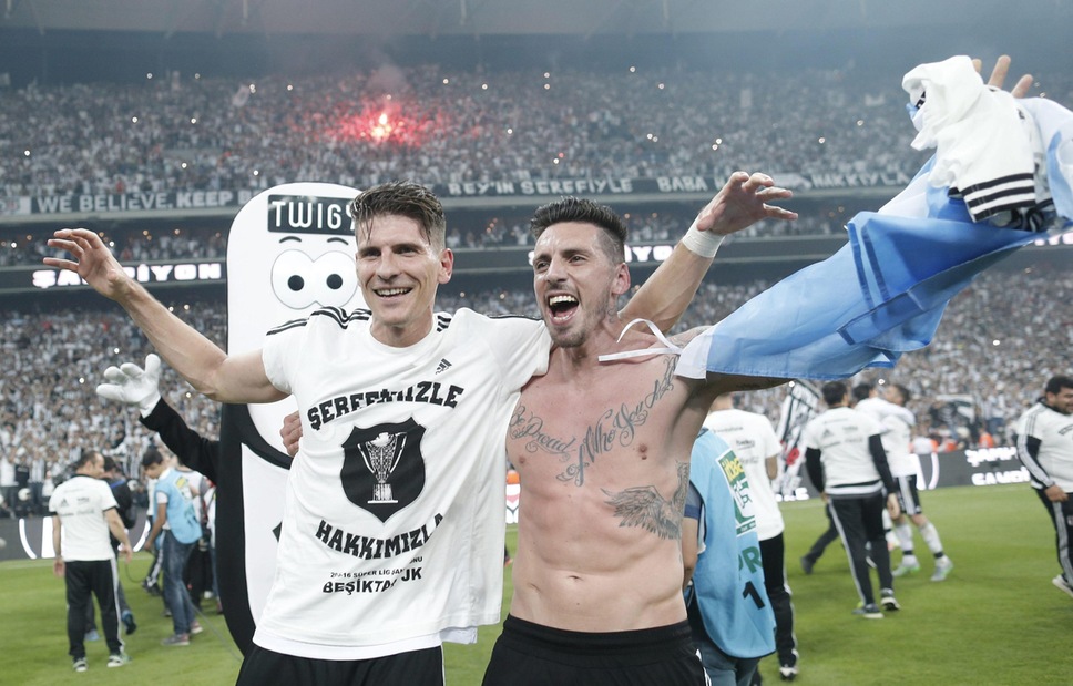 Calciomercato: Sosa è del Milan, tifosi in rivolta