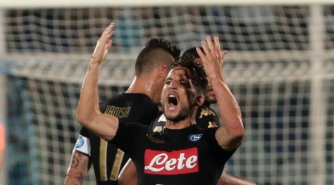 Serie A, Pescara-Napoli 2-2. Mertens, doppietta in rimonta