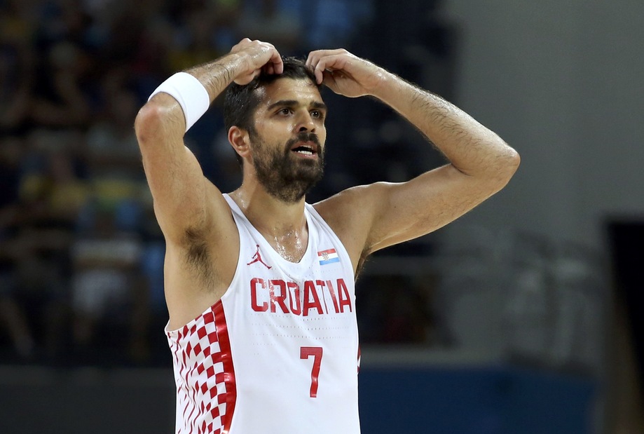 Simon stende il Tofas, Milano vince in rimonta Simon stende il Tofas, Milano vince in rimonta