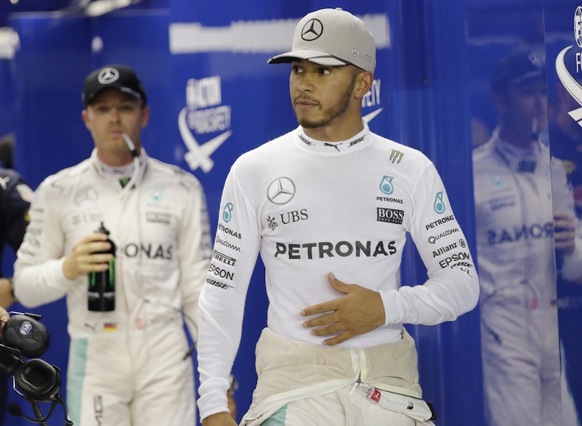 F1 Singapore, Hamilton: «Finora non è stato il mio weekend»