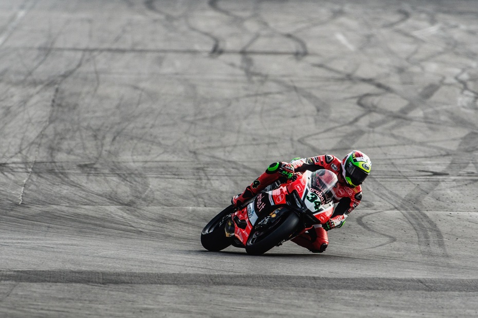 SBK Ducati, Giugliano: «Caduta imprevista» SBK Ducati, Giugliano: «Caduta imprevista»
