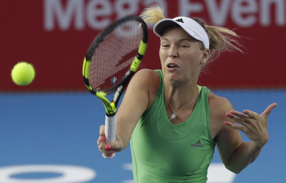 Hong Kong, la Wozniacki in semifinale