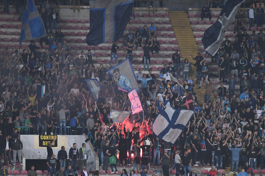 Juventus-Napoli, maxischermo davanti al San Paolo