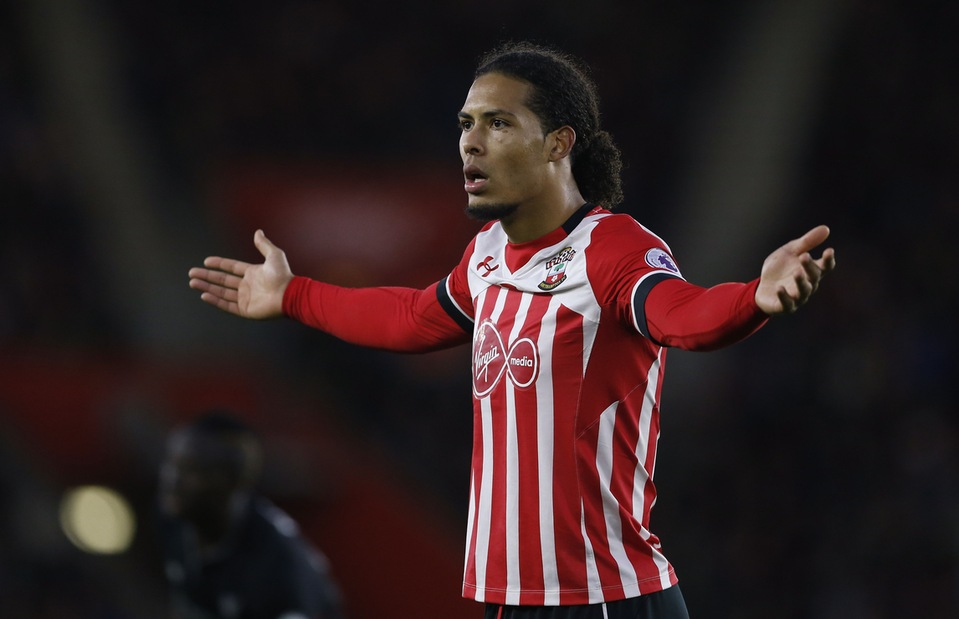 Calciomercato United: «Mourinho vuole Alaba e van Dijk»