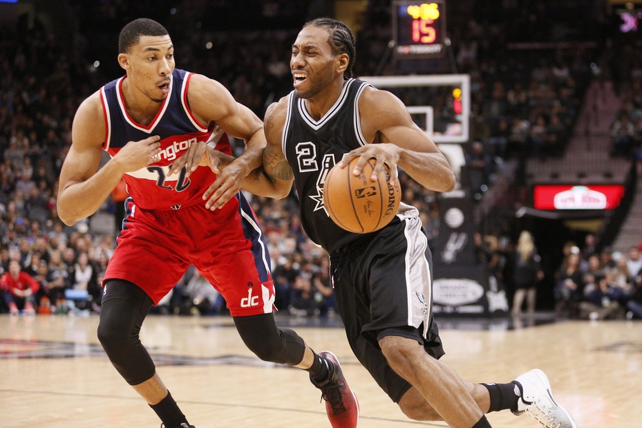 Leonard piega i Twolves, Spurs imbattuti in trasferta