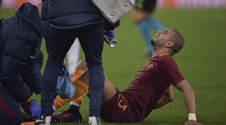 Roma, escluse fratture per Bruno Peres ma 3 settimane di stop