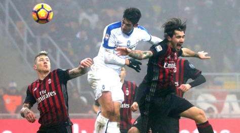 Serie A, Milan-Atalanta 0-0. Ma è spettacolo tra la nebbia