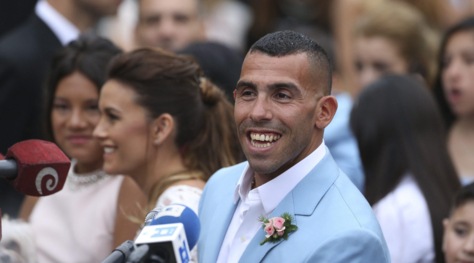 Tevez, matrimonio con scasso