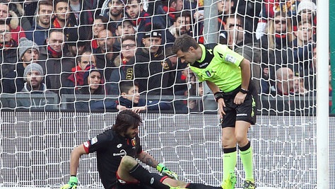Genoa, shock Perin: crociato rotto