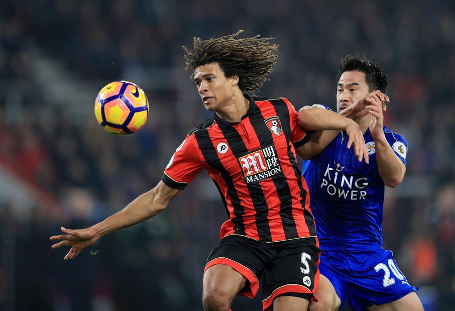 Aké torna al Chelsea: lo ha chiesto Conte