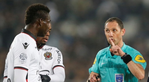 Balotelli: «Versi di scimmia contro di me, in Francia il razzismo è legale?»