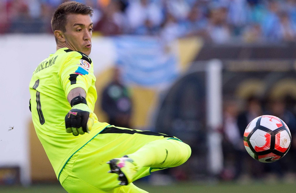 Calciomercato estero, Chelsea: l'ex Lazio Muslera nel mirino