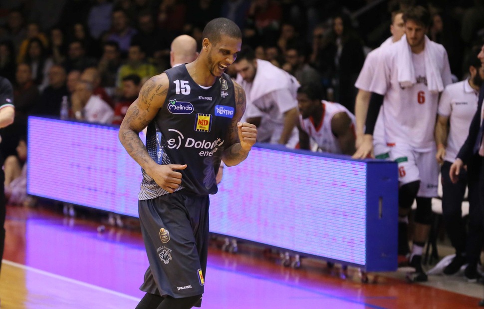 Sutton sbanca Reggio Emilia, Torino regola Brindisi Sutton sbanca Reggio Emilia, Torino regola Brindisi