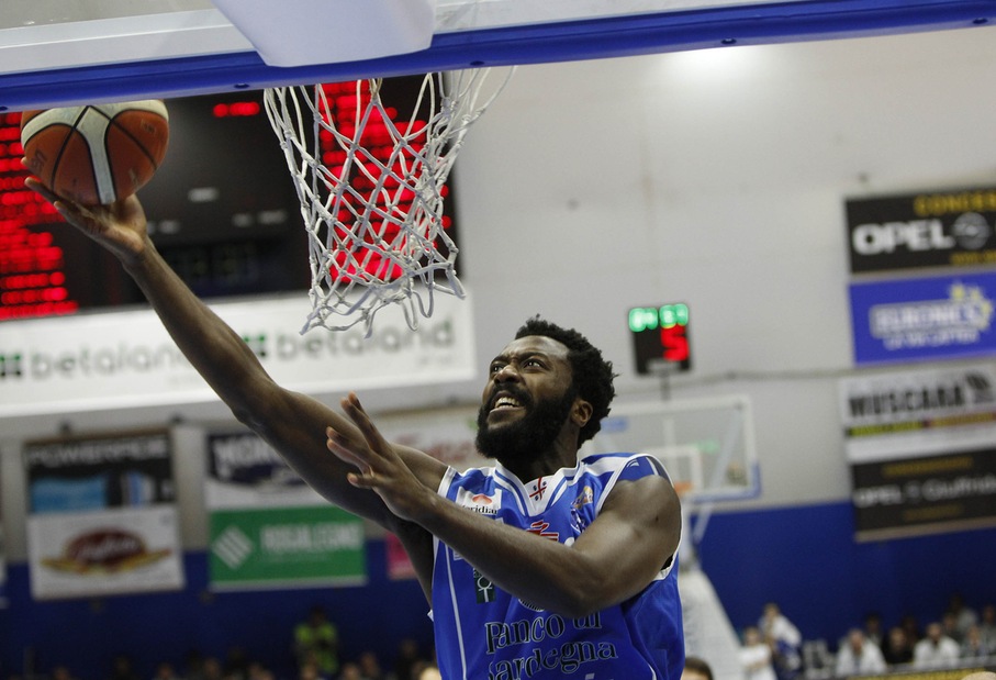 Basket Serie A, Olaseni lascia Sassari Basket Serie A, Olaseni lascia Sassari