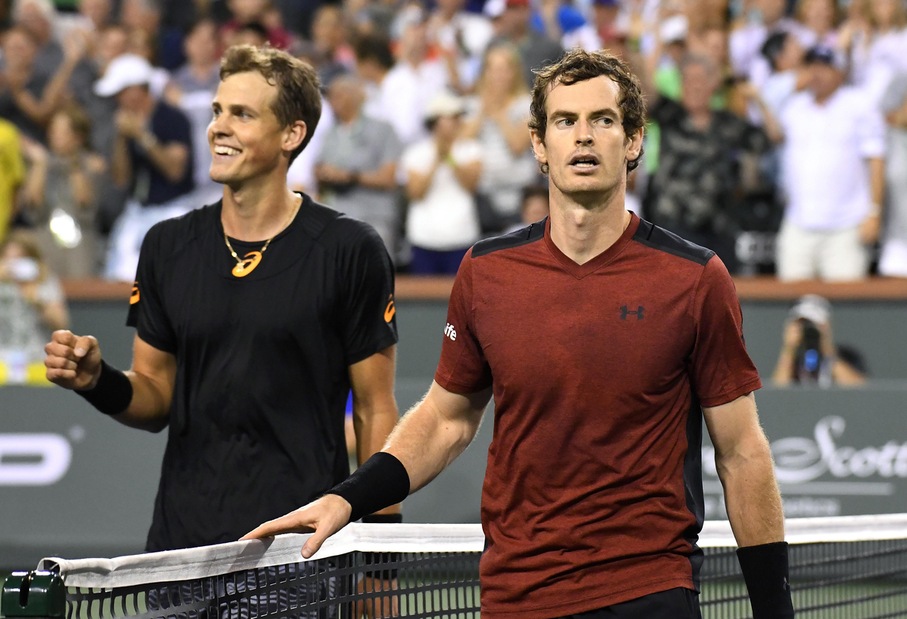Tennis, Indian Wells: flop Murray, passa Pospisil
