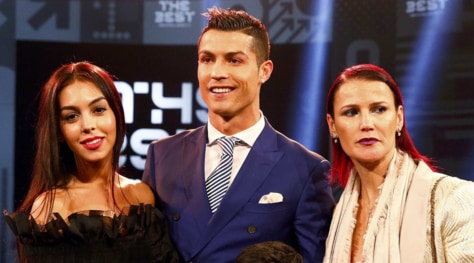 Cristiano Ronaldo, la madre surrogata rivela: «Presto due gemelli»