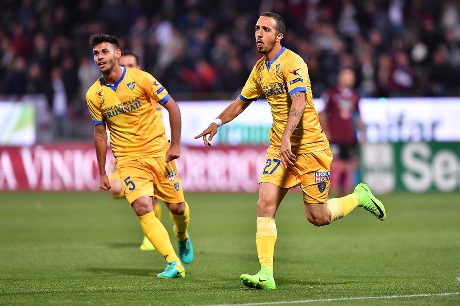 Serie B, Salernitana-Frosinone 1-3: follia Minala, rosso