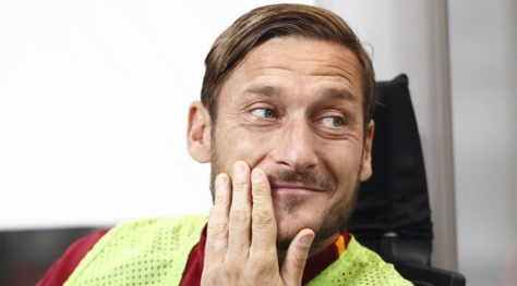 La lezione di San Siro in quell'applauso a una leggenda