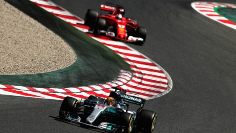 F1, Spagna: Hamilton in pole, Vettel secondo
