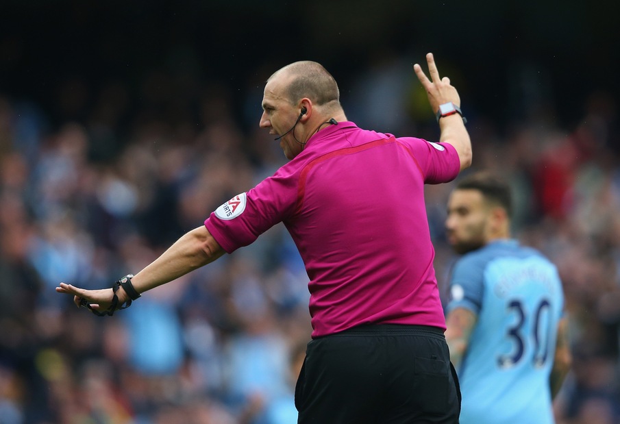 Premier League: lotta ai simulatori, squalificato chi si tuffa